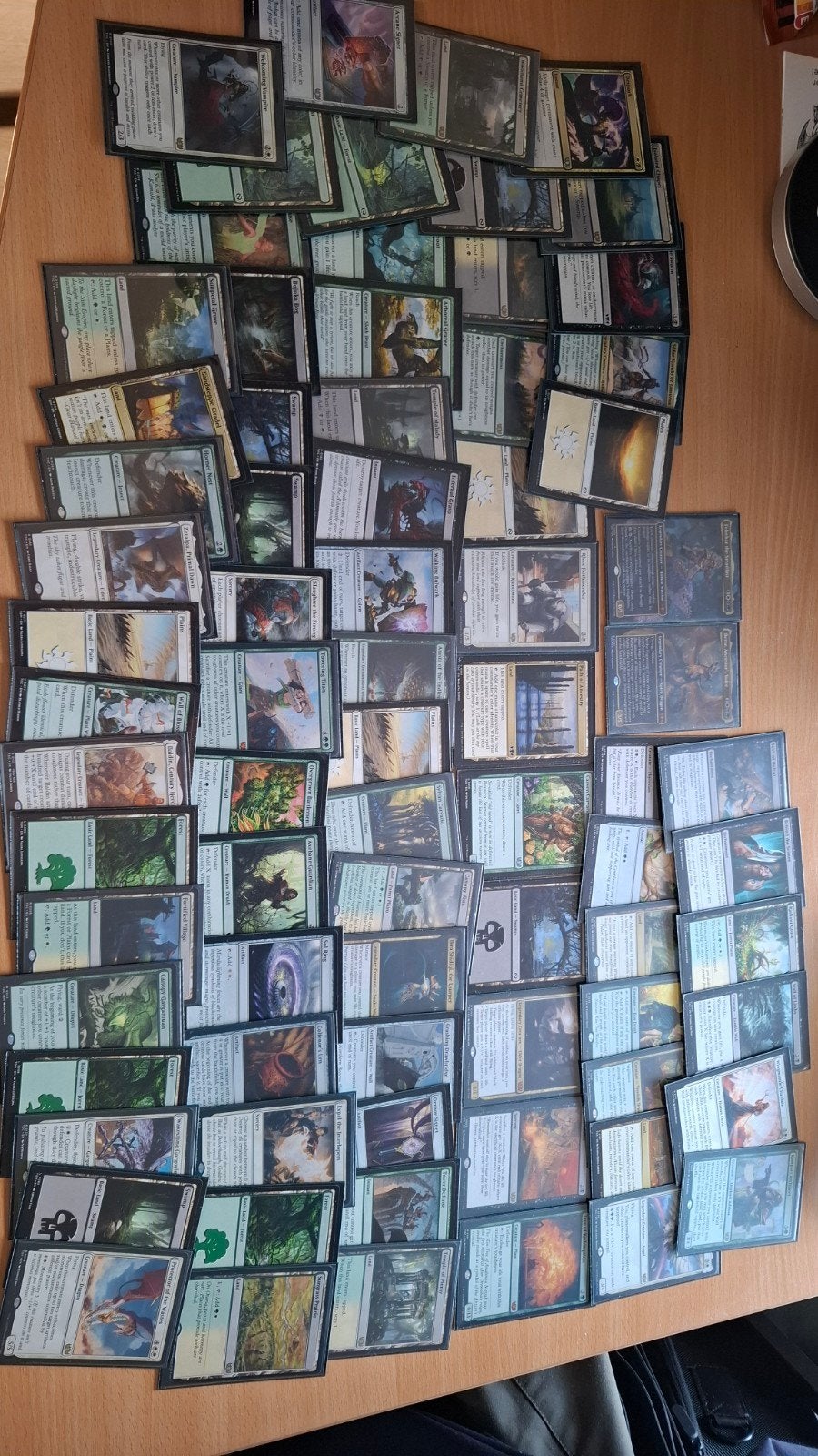 Commander: Tarkir: Dragonstorm: "Abzan Armor" Commander Deck, Ophalen of Verzenden, Zo goed als nieuw, Speeldeck