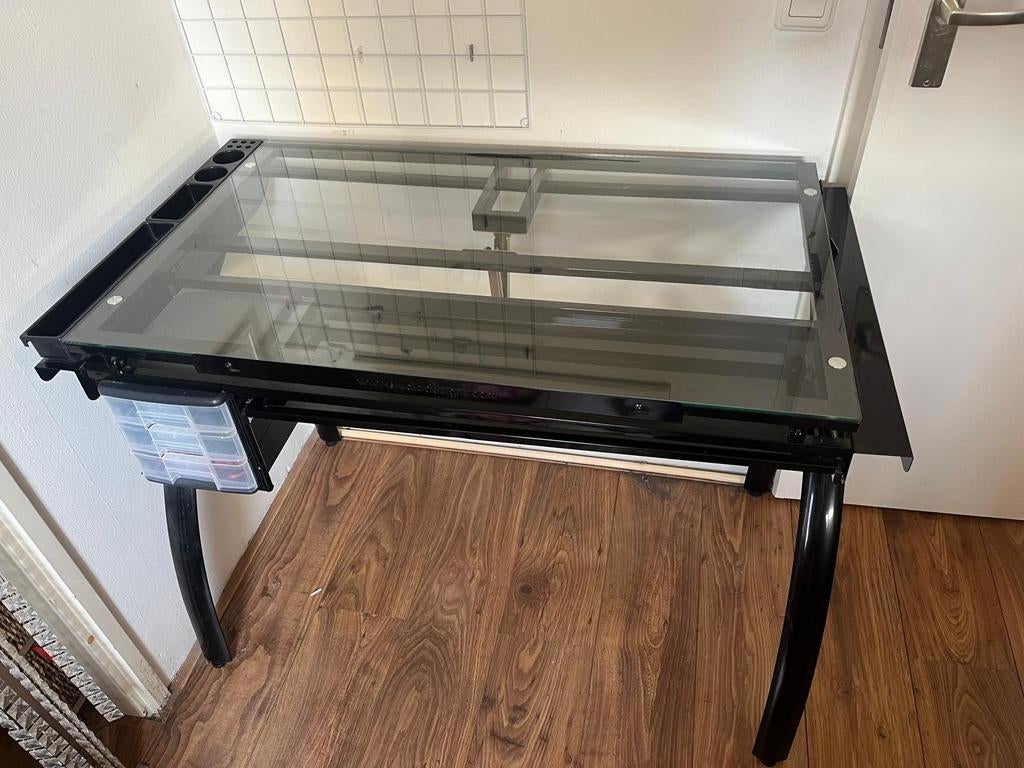 Tekenbureau met glazen blad t.e.a.b., Ophalen of Verzenden, Minder dan 130 cm