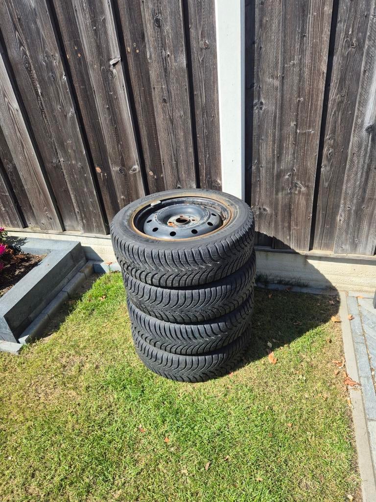 Winterbanden 175/65 R15 + stalen velgen – 6/7 mm – Suzuki Sw, Ophalen, Gebruikt