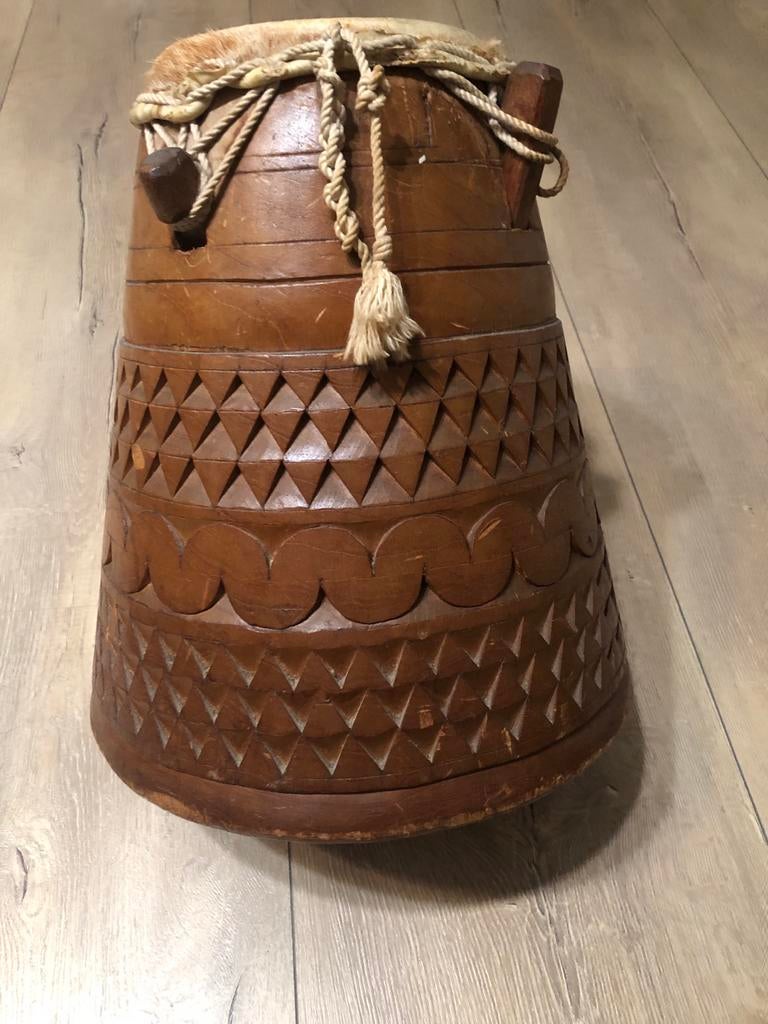 Vintage Handgesneden Afrikaanse Trommel - Decoratief, Muziek en Instrumenten, Drumstellen en Slagwerk, Ophalen, Gebruikt, Overige merken