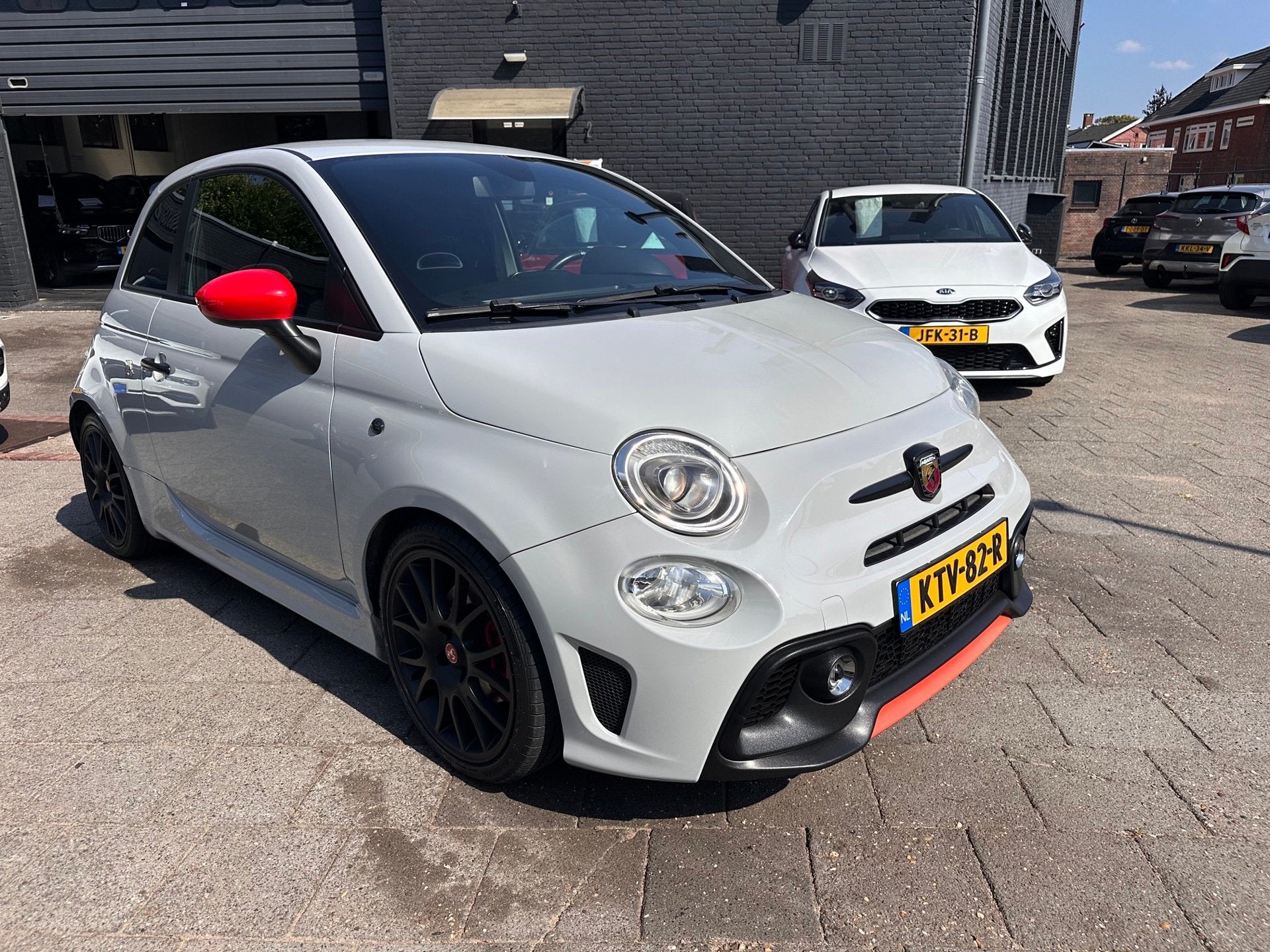 Fiat 500 1.4 T-Jet Abarth 595 Pista|160pk|Airco, Voorwielaandrijving, Dealer onderhouden, Gebruikt, Zwart