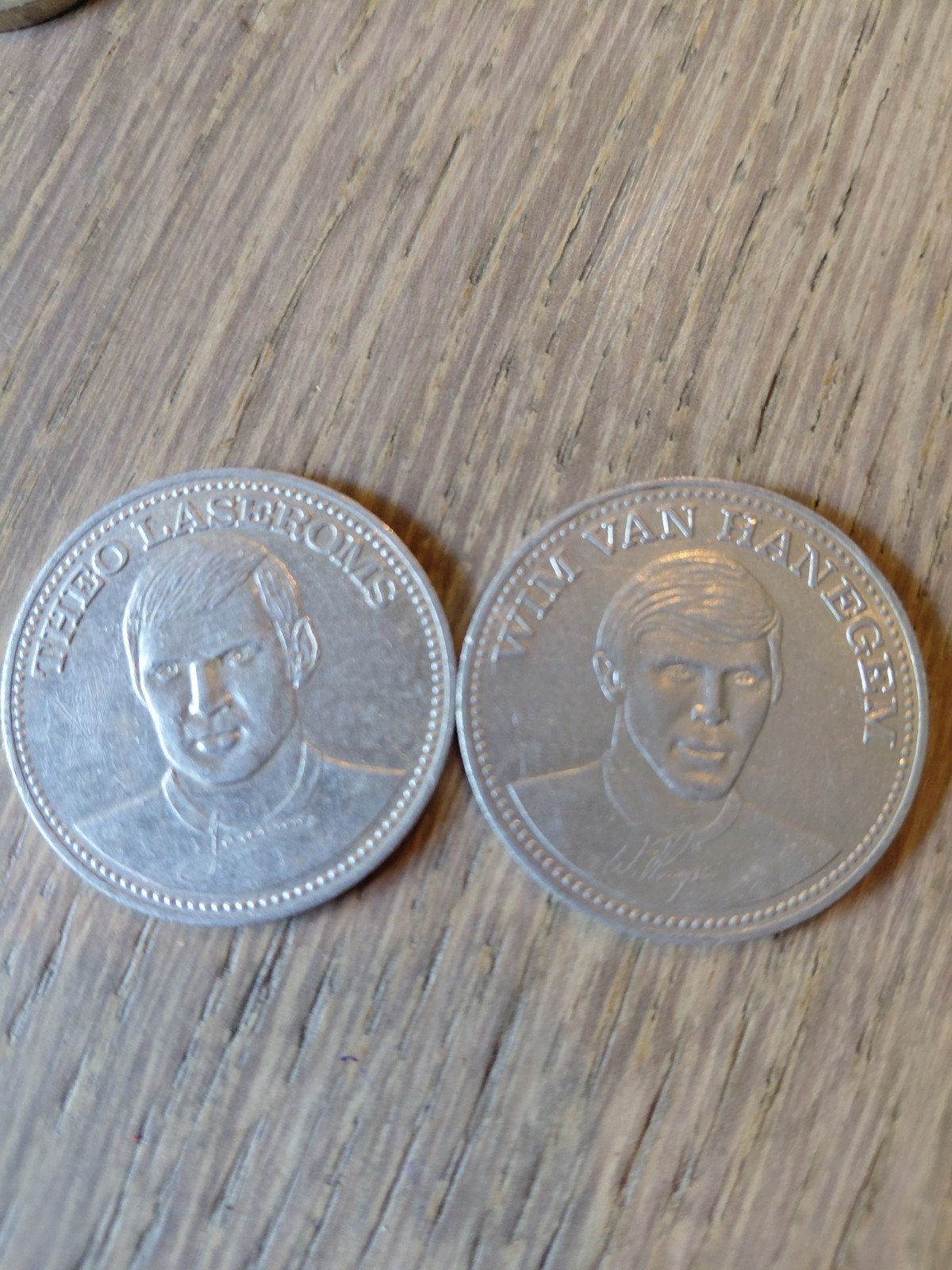 Shell Voetbal Munten 1970 - Wim van Hanegem & Theo Laseroms, Ophalen of Verzenden, Koningin Juliana, Overige waardes, Setje