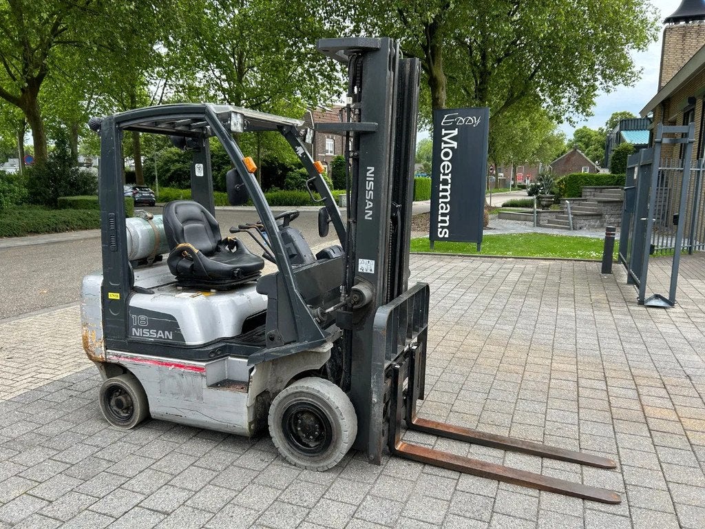 Nissan P1D1A18LQ Heftruck (bj 2011), Zakelijke goederen, Machines en Bouw | Heftrucks en Intern transport, 1000 tot 2000 kg, LPG