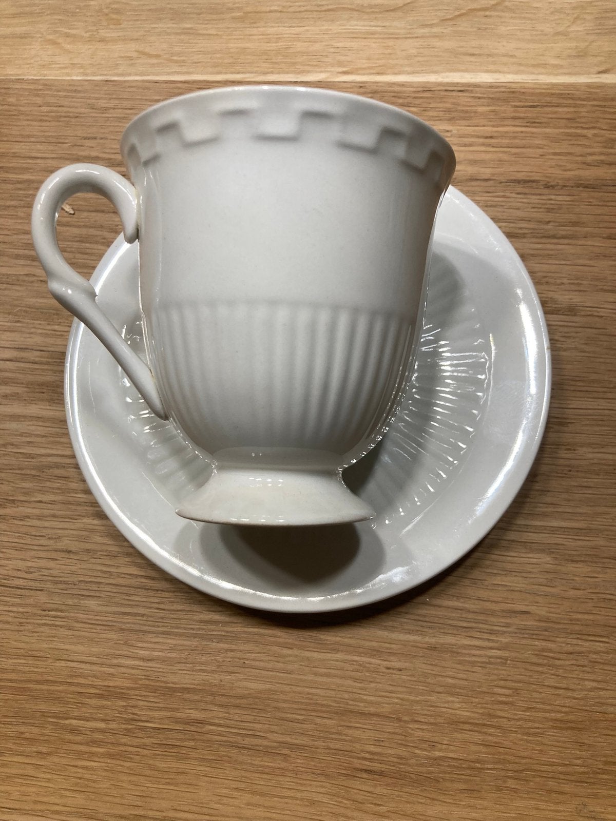 Kop en schotel roomkleurig wit, Ophalen of Verzenden, Zo goed als nieuw, Overige stijlen, Kop(pen) en/of Schotel(s)