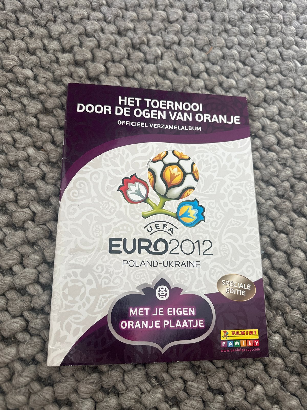 Panini album Euro 2012 compleet - Door de ogen van Oranje, Verzamelen, Sportartikelen en Voetbal, Ophalen of Verzenden, Zo goed als nieuw