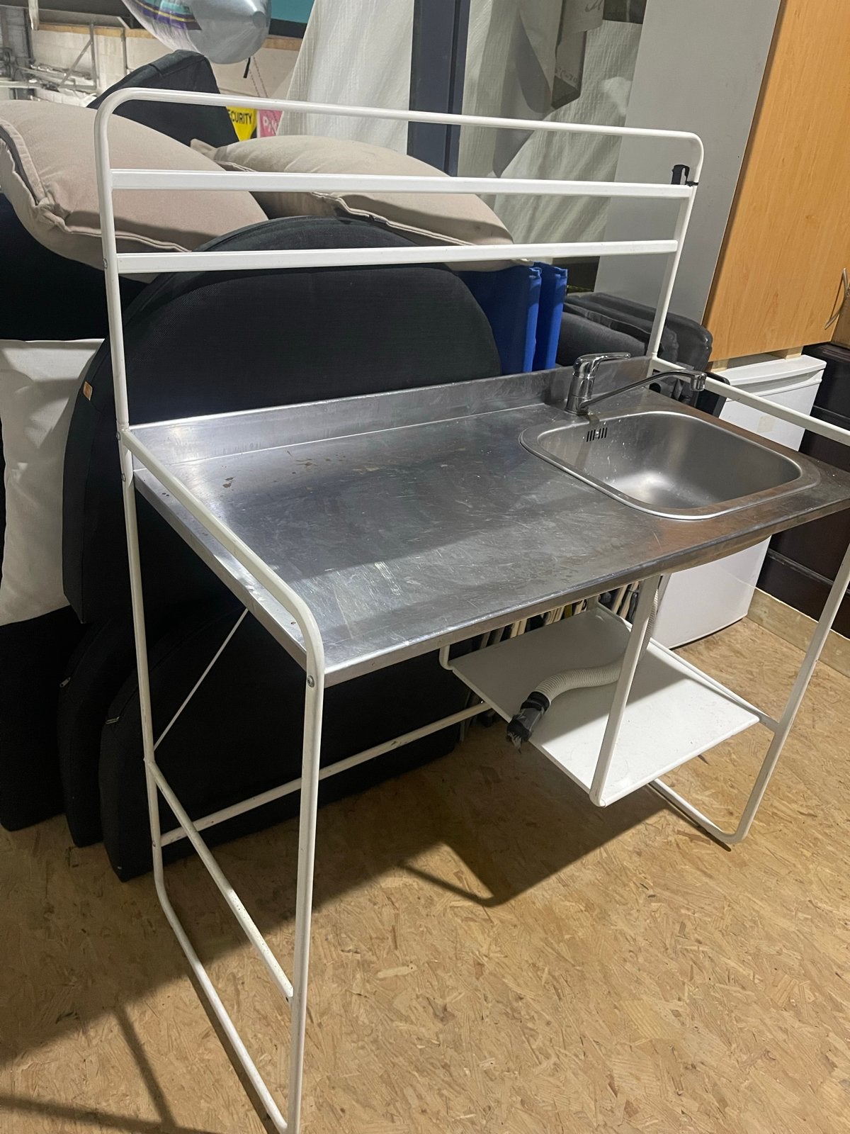 Mobiele buitenkeuken met spoelbak en kraan, Caravans en Kamperen, Ophalen, Gebruikt