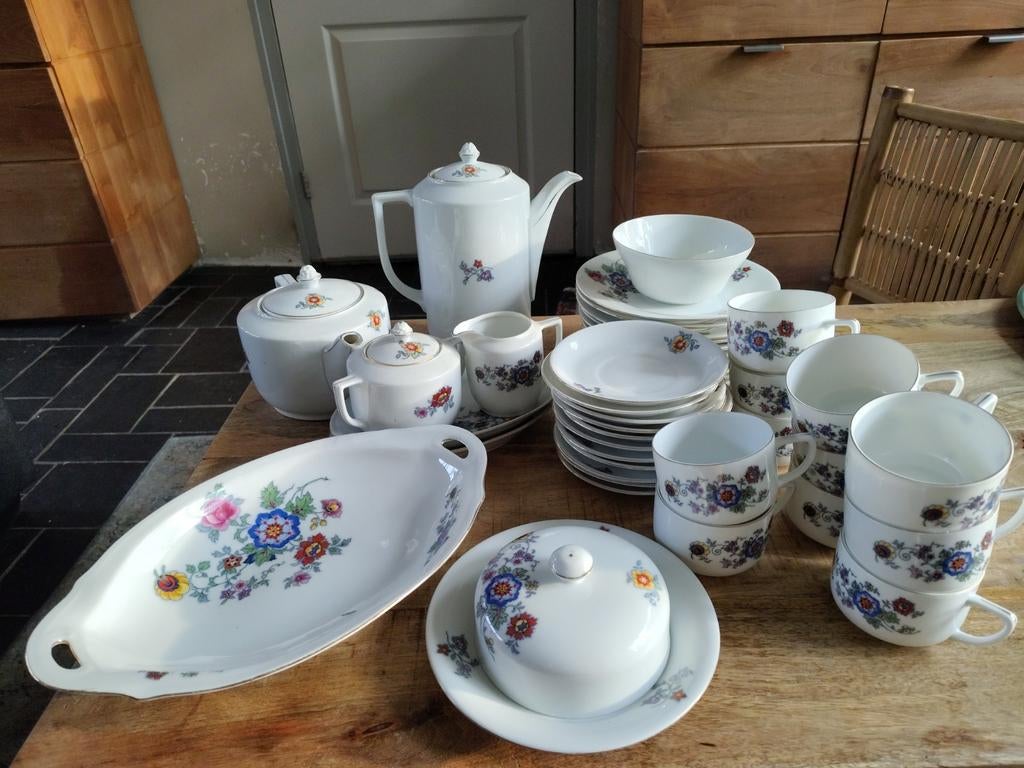 Victoria China  Ontbijt Servies - Vintage Bloemmotief, Ophalen of Verzenden