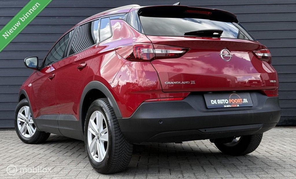 Opel Grandland X 1.2 Turbo Edition LED/Lane/Winterpakket/ACC, Gebruikt, 1273 kg, 1199 cc, Met garantie (alle)