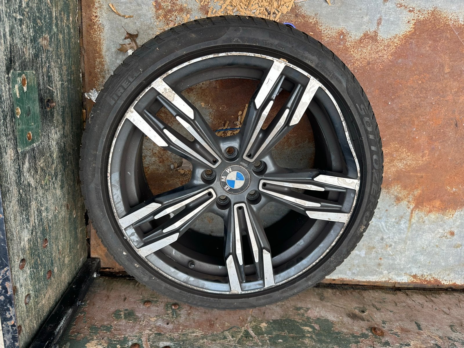 Mooie BMW F10 velgen (2 beschadigd, zonder banden), Auto-onderdelen, Banden en Velgen, Gebruikt, Velg(en), 275 mm, Zomerbanden