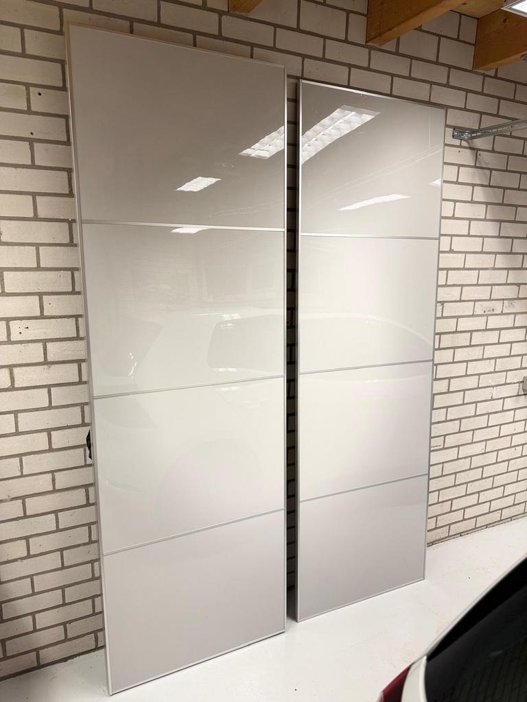 Ikea HOKKSUND schuifdeuren hoogglans lichtgrijs, Ophalen, Overige materialen, 100 tot 150 cm, 200 cm of meer