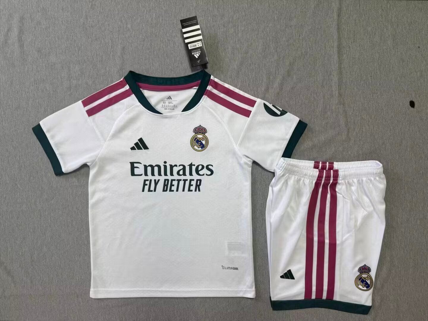 Real Madrid CF kids tenue 26/27, Maat XS of kleiner, Ophalen of Verzenden, Nieuw, Set