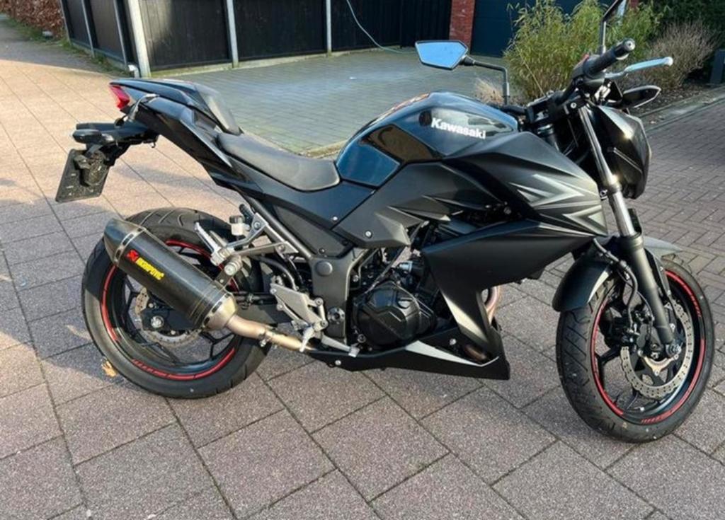 Kawasaki Z300 Naked Bike - Lage kilometerstand!, 2 cilinders, Sportuitlaat, Gebruikt, Particulier