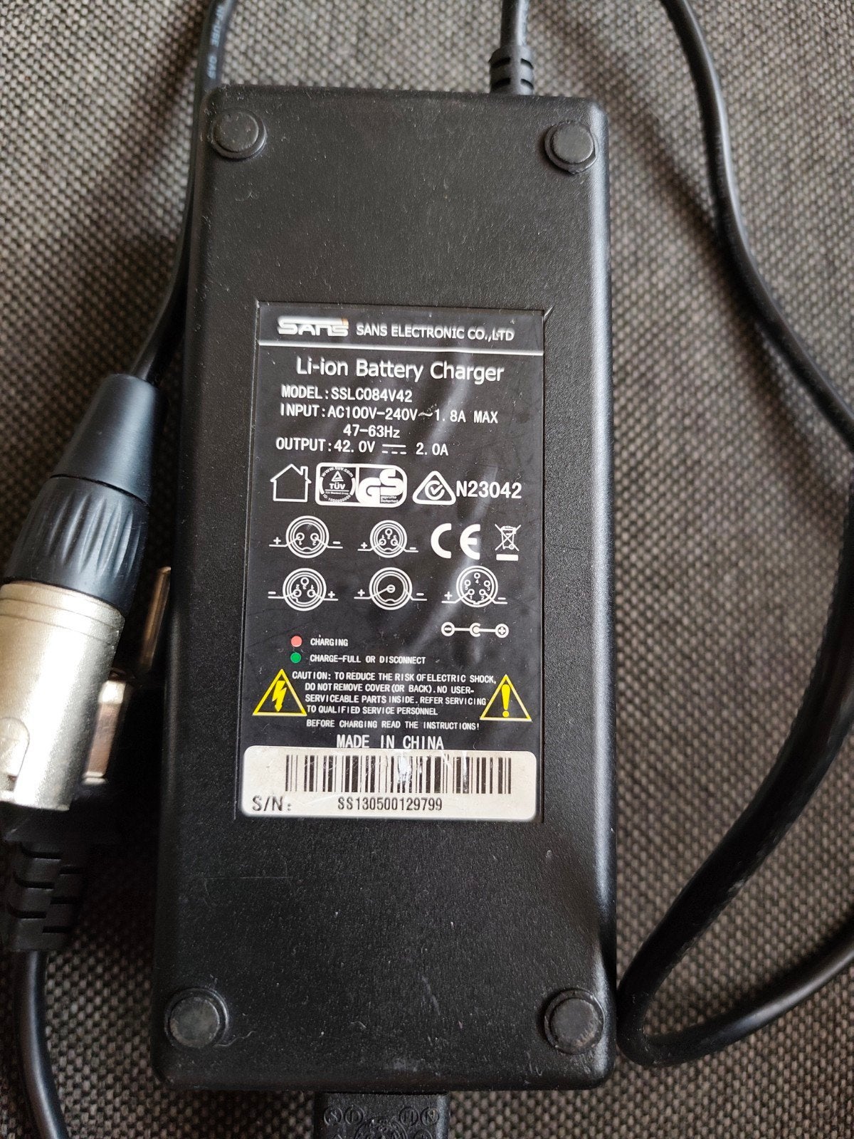 SANS Li-ion Batterijlader 42.0V 2.0A (3-pins), Gebruikt