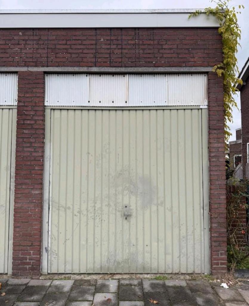 3 zeer nette garageboxen te koop met huurders in Limburg