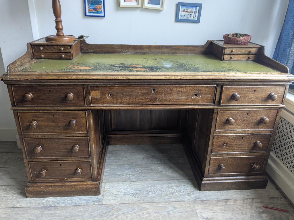 Klassiek bureau, Ophalen