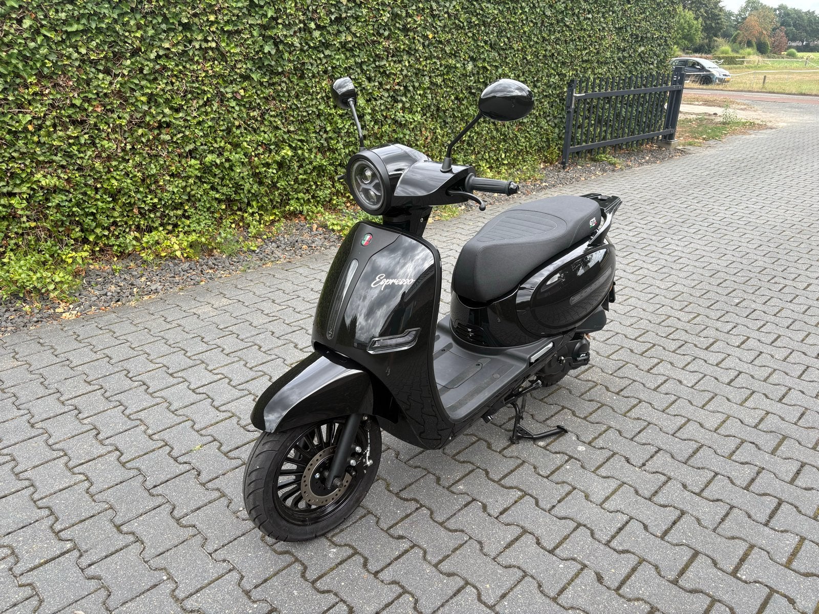 Gts Espresso scooter - zo goed als nieuw, Ophalen, Maximaal 45 km/u, Zo goed als nieuw, Benzine