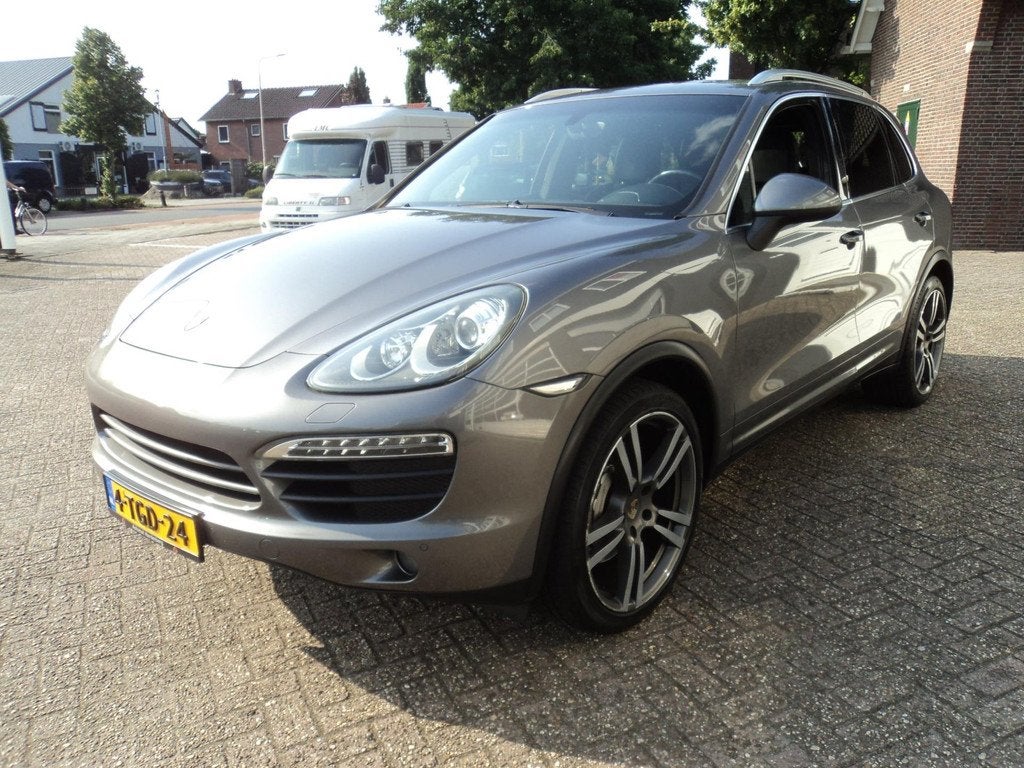 Porsche Cayenne 4.8 S Akrapovic Uitlaat Stoelverwarming V+A, Automaat, 138 €/maand, Bedrijf, 2040 kg