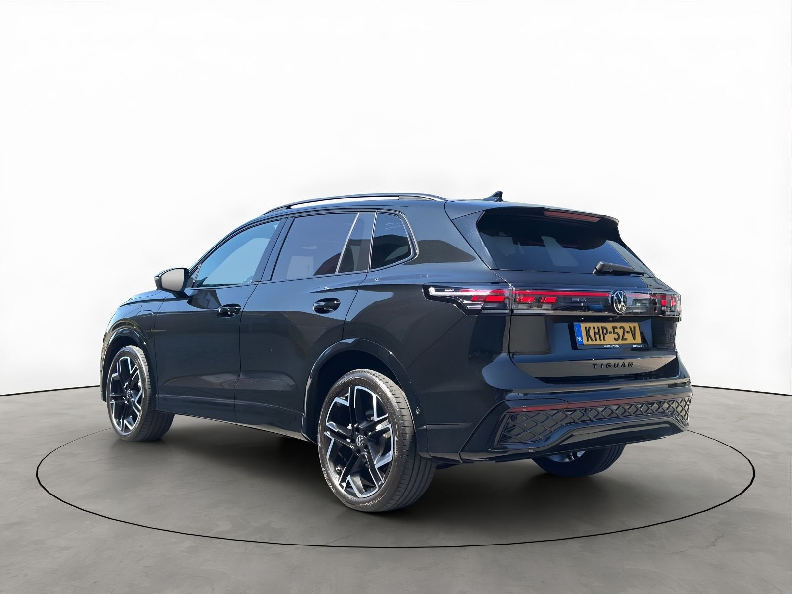 Volkswagen Tiguan 1.5 eHybrid 272PK R-Line Edition Head-UP H, Auto's, 4 cilinders, 2000 kg, Zwart, Leder