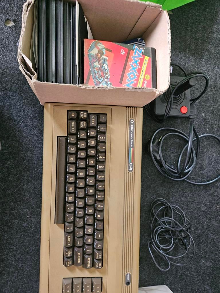 Commodore 64 met software en games, Computers en Software, Ophalen