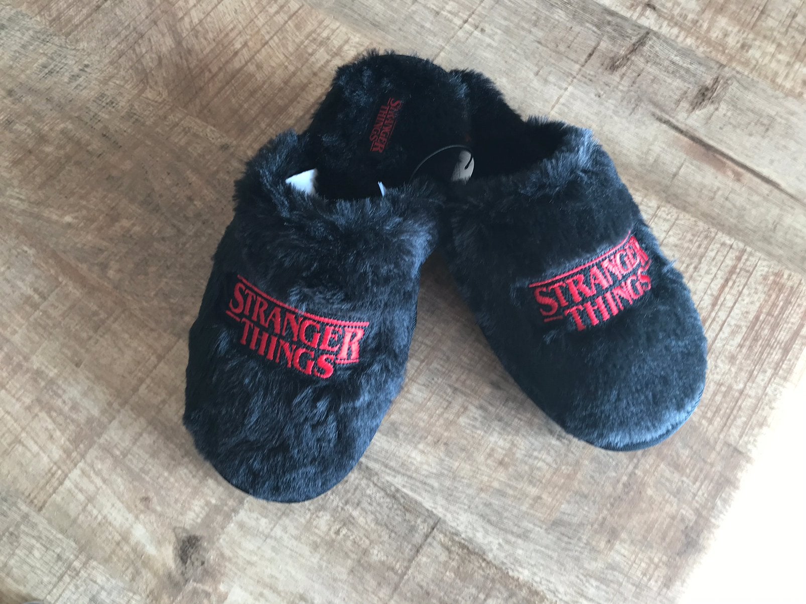 Stranger Things Sloffen, Zwart, Nieuw, Ophalen of Verzenden, Pantoffels of Sloffen