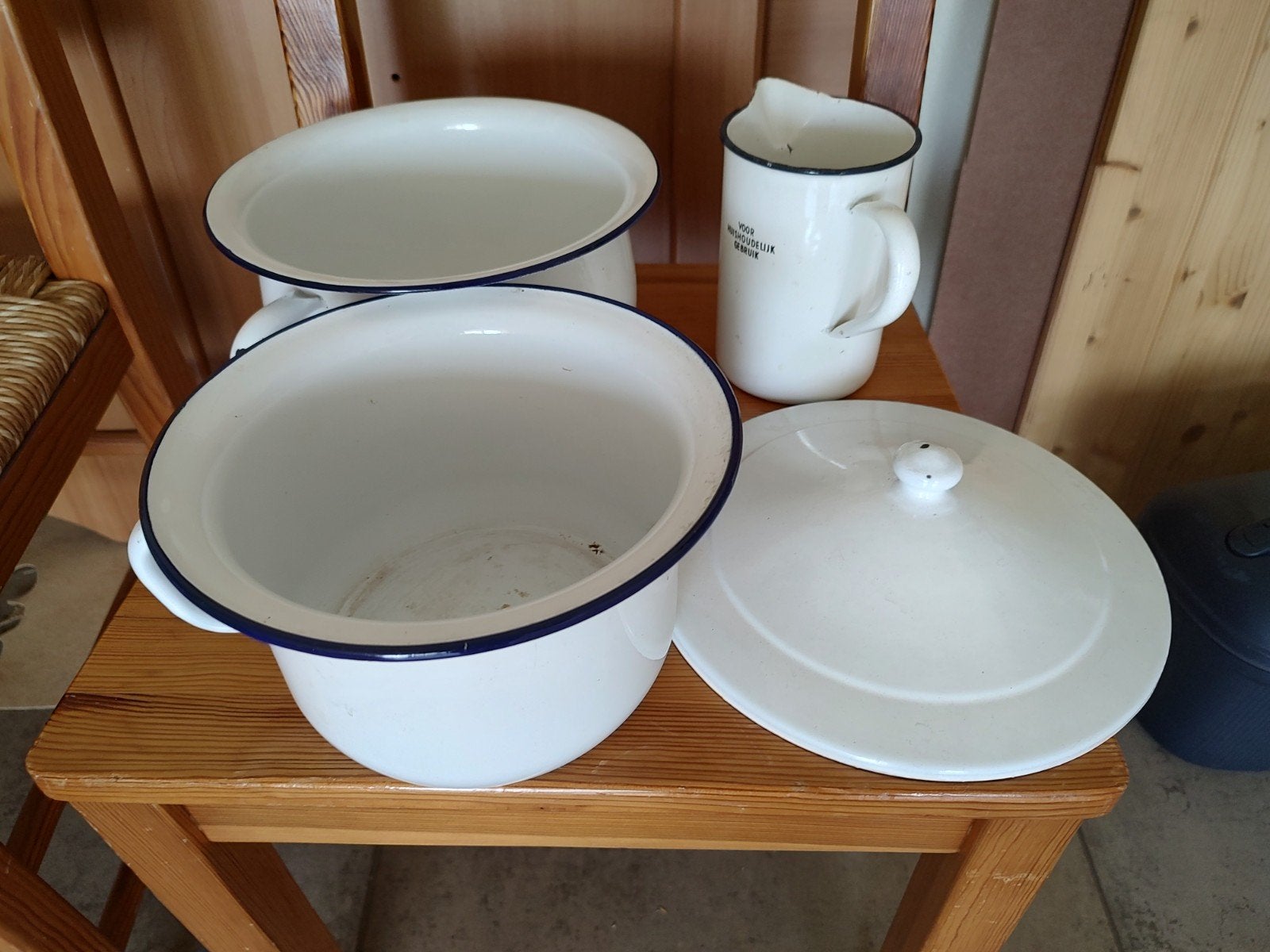 Set van 2 brocante emaille po en schenktuit wit/blauw, Ophalen of Verzenden