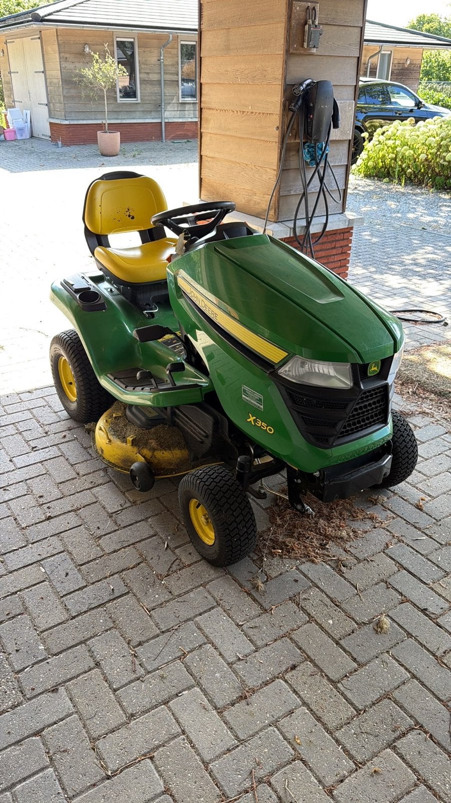 John Deere X350 Zitmaaier - Zo goed als nieuw, Ophalen, Cirkelmaaier, Zo goed als nieuw, Opvangbak