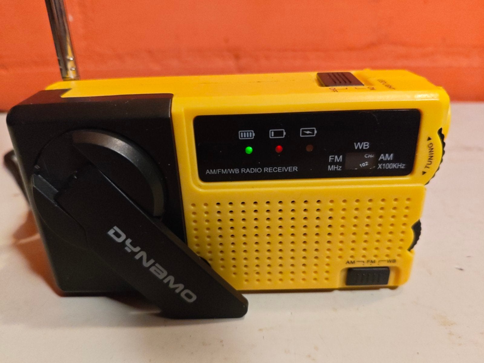 Noodradio met Dynamo, AM/FM/WB Radio Receiver, Ophalen of Verzenden, Gebruikt, Radio