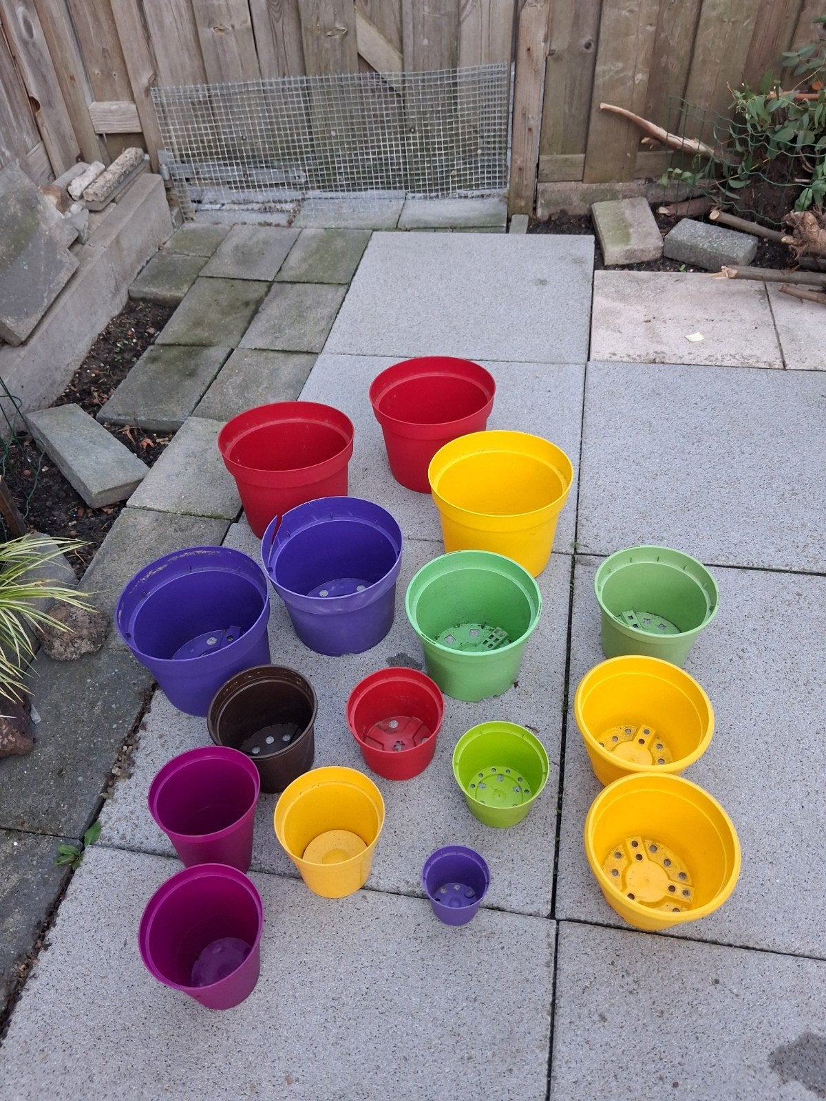 Gratis ophalen: Diverse binnen plantenpotten (H15 B15 cm), Tuin en Terras, Ophalen