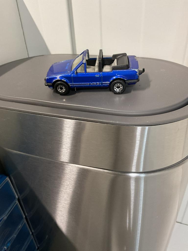 Matchbox Ford Escort XR3i Cabriolet, Ophalen, Zo goed als nieuw, Auto