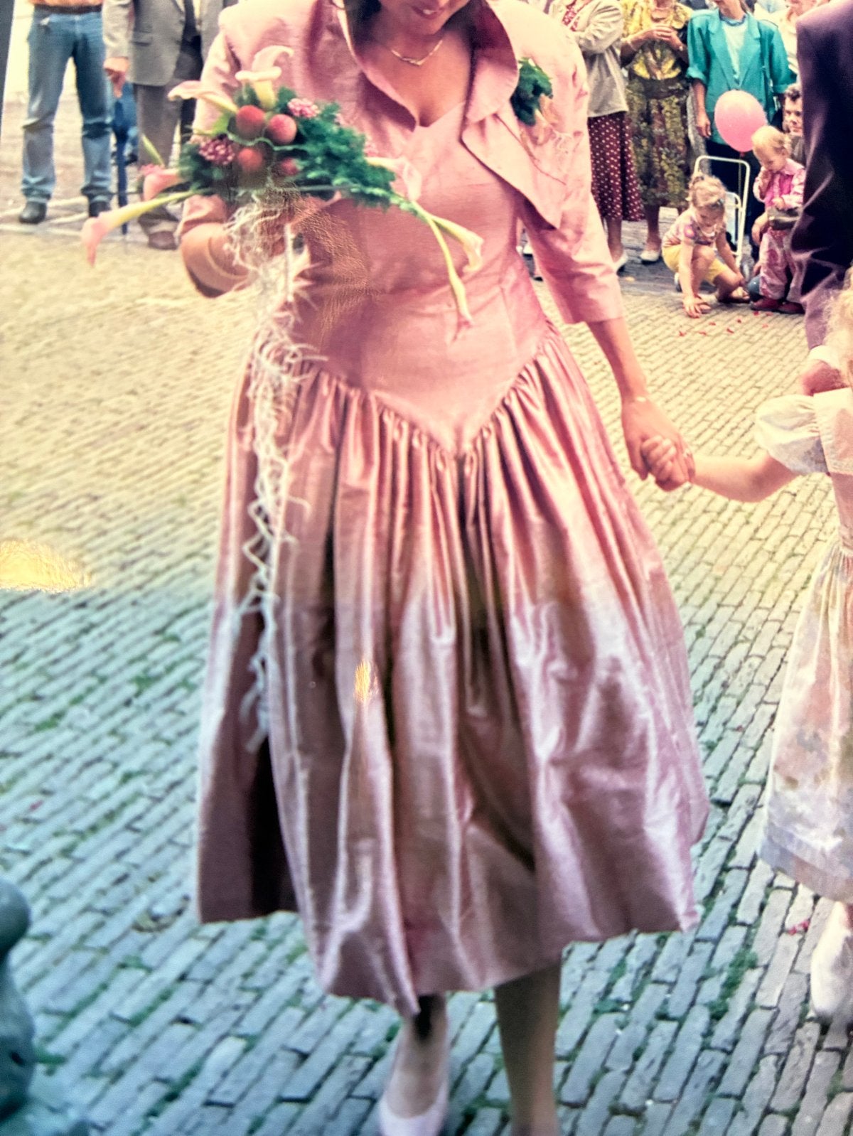 Roze galajurk of trouwjurk met bolero, schoenen en strik, Maat 38/40 (M), Galajurk, Ophalen of Verzenden, Roze