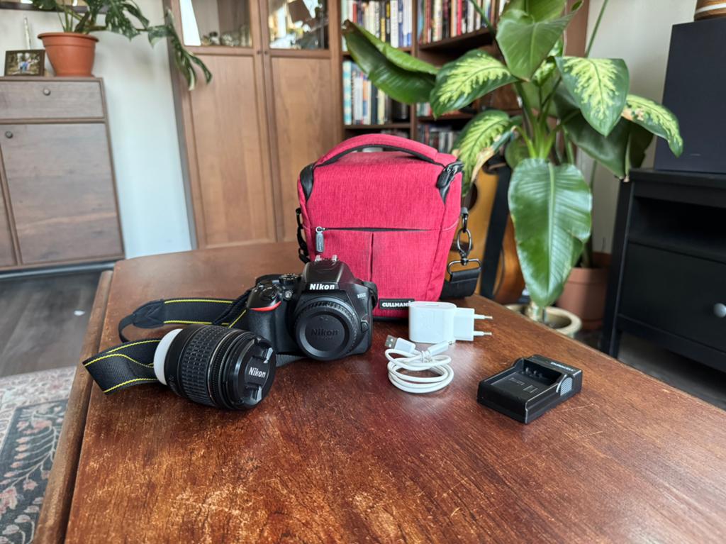Nikon D3500 spiegelreflexcamera + 18-55mm lens + accessoires, Ophalen of Verzenden, Zo goed als nieuw, Spiegelreflex, Nikon