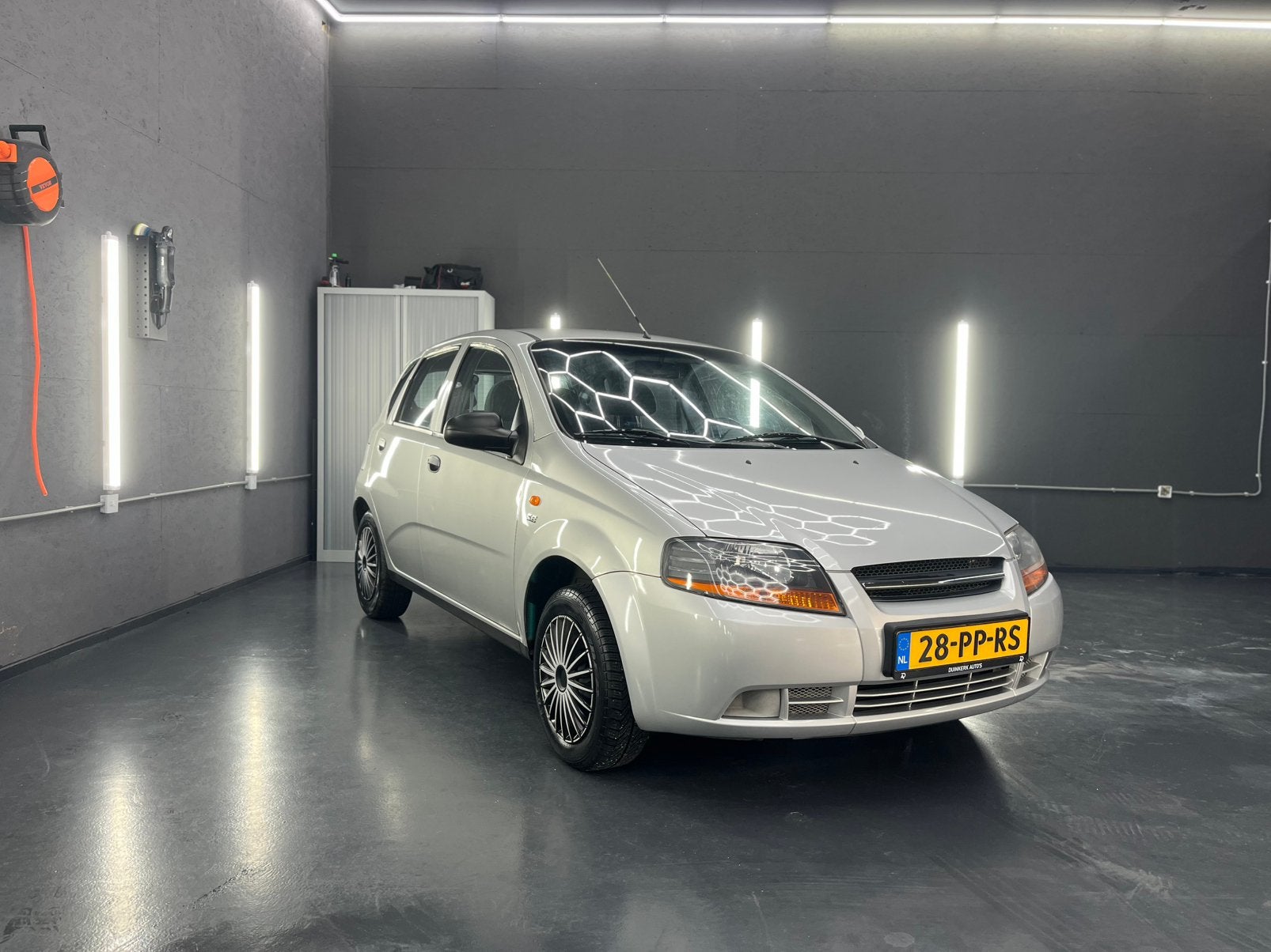 Daewoo Kalos 1.2 2004 Grijs, Auto's, Voorwielaandrijving, 4 cilinders, Kalos, Origineel Nederlands