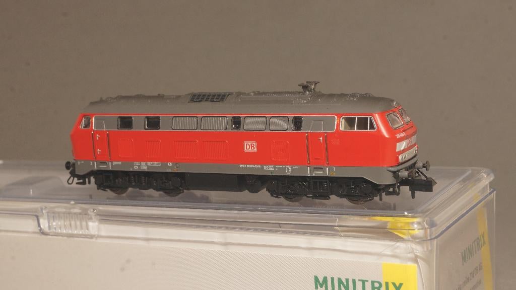 Minitrix BR218 digitaal + sound nieuwstaat ovp, Trix, Nieuw, Ophalen of Verzenden, Gelijkstroom