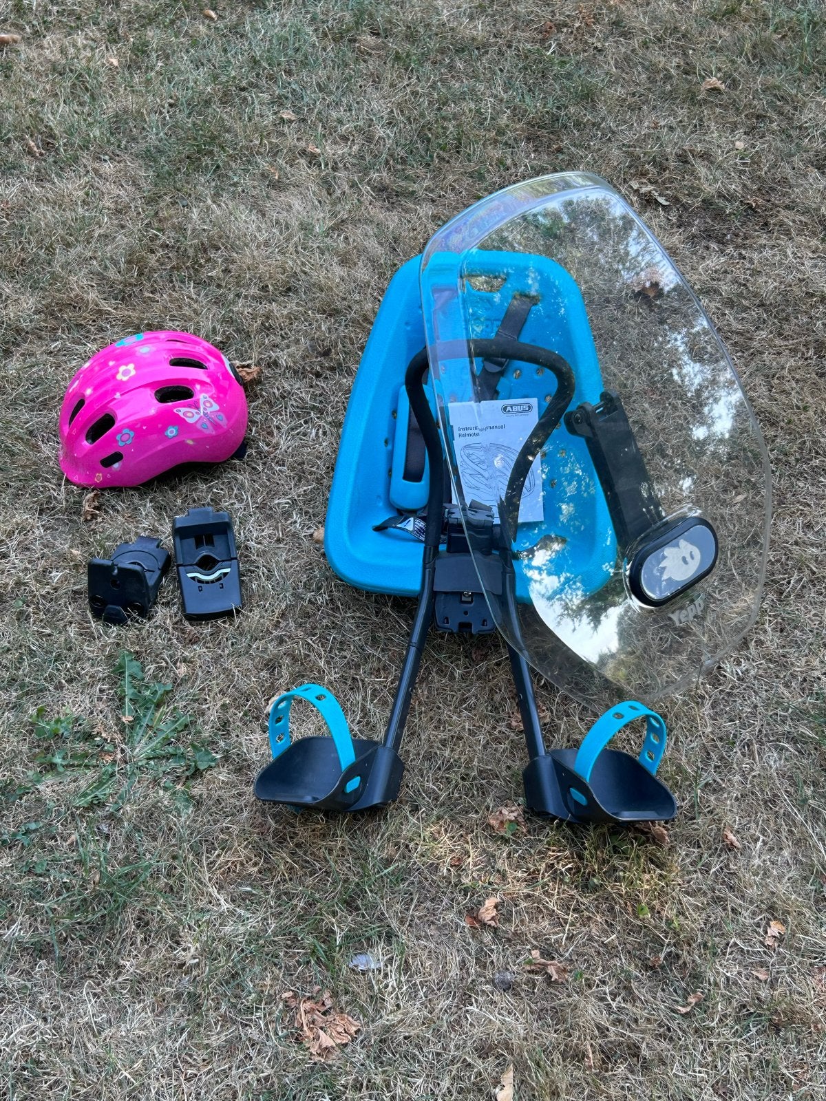 Thule Yepp fietsstoeltje voor met windscherm en Abus helm, Voetsteuntjes, Voorzitje, Ophalen of Verzenden, Zo goed als nieuw