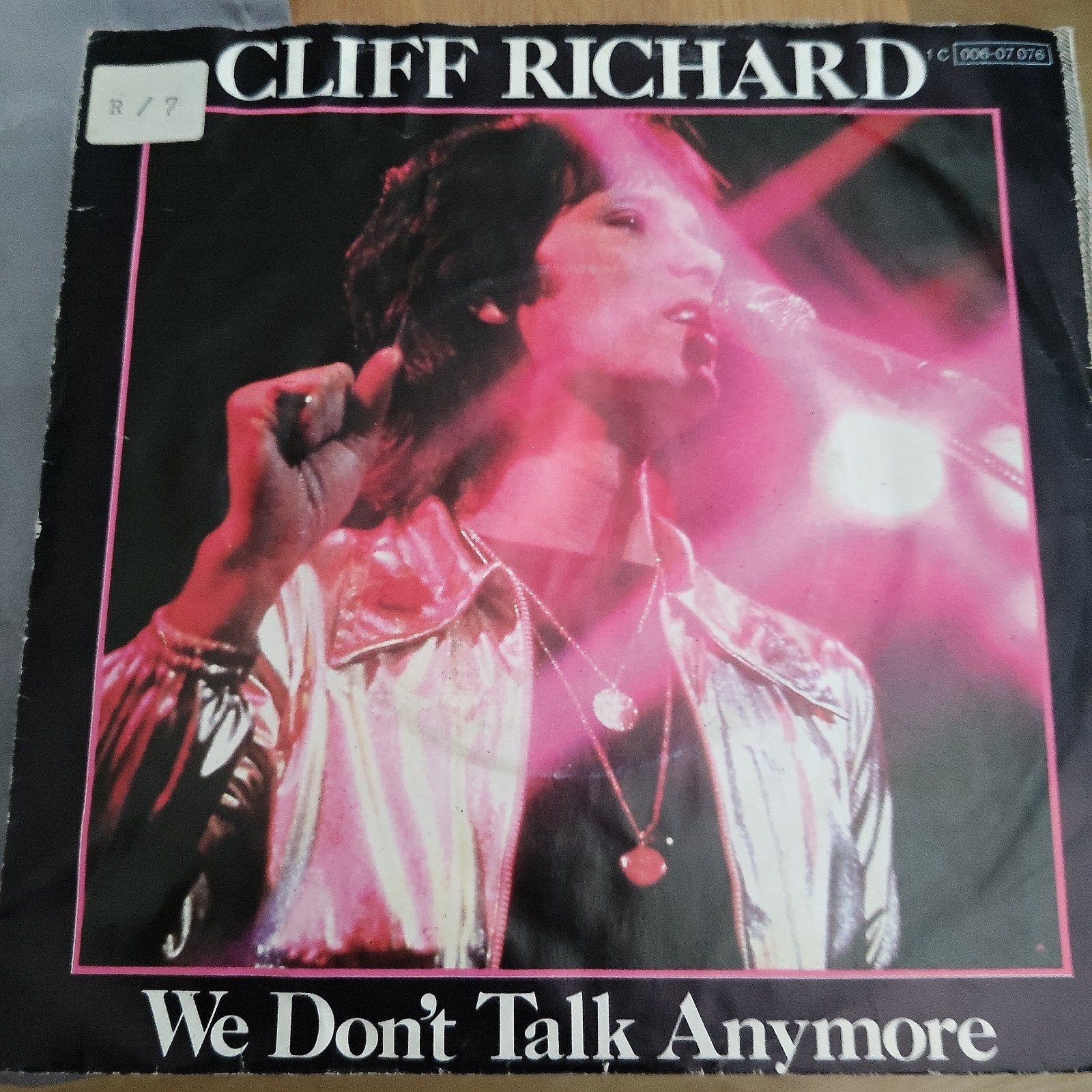 Cliff Richard - We Don't Talk Anymore (Single), Ophalen of Verzenden, Gebruikt, 7 inch, EP