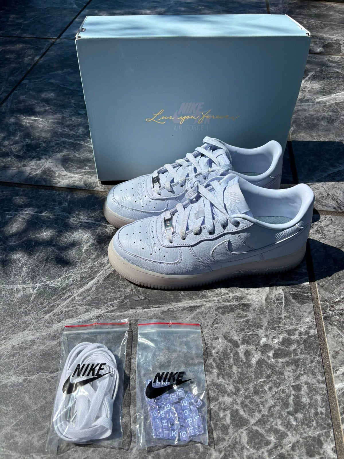Nike Air Force 1 'Love You Forever' - Maat 38.5, Kleding | Dames, Schoenen, Overige kleuren, Nike, Ophalen of Verzenden, Sneakers of Gympen