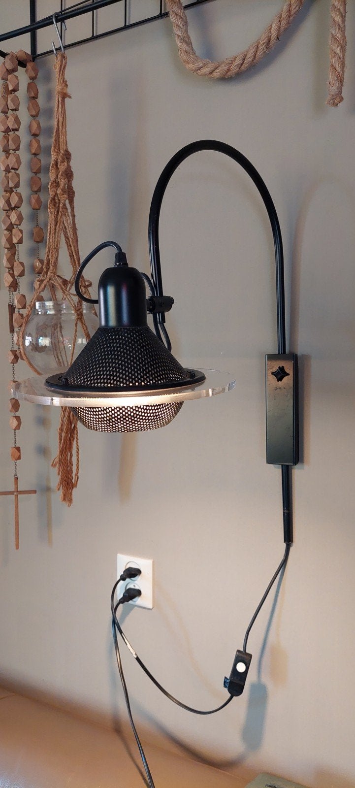 Vintage wandlamp zwart jaren 80 geperforeerd metaal memphis, Ophalen, Gebruikt, Metaal