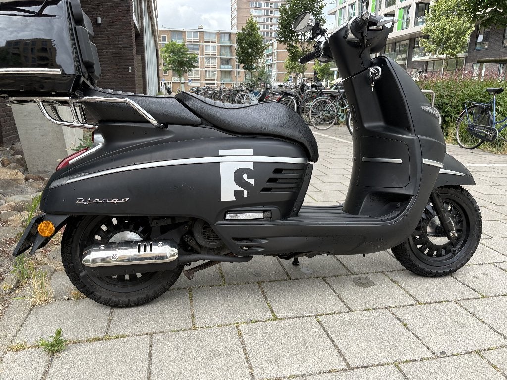 Peugeot Django 2017 Sport, vintage look, top onderhouden, Overige modellen, Maximaal 45 km/u, Ophalen of Verzenden, Zo goed als nieuw