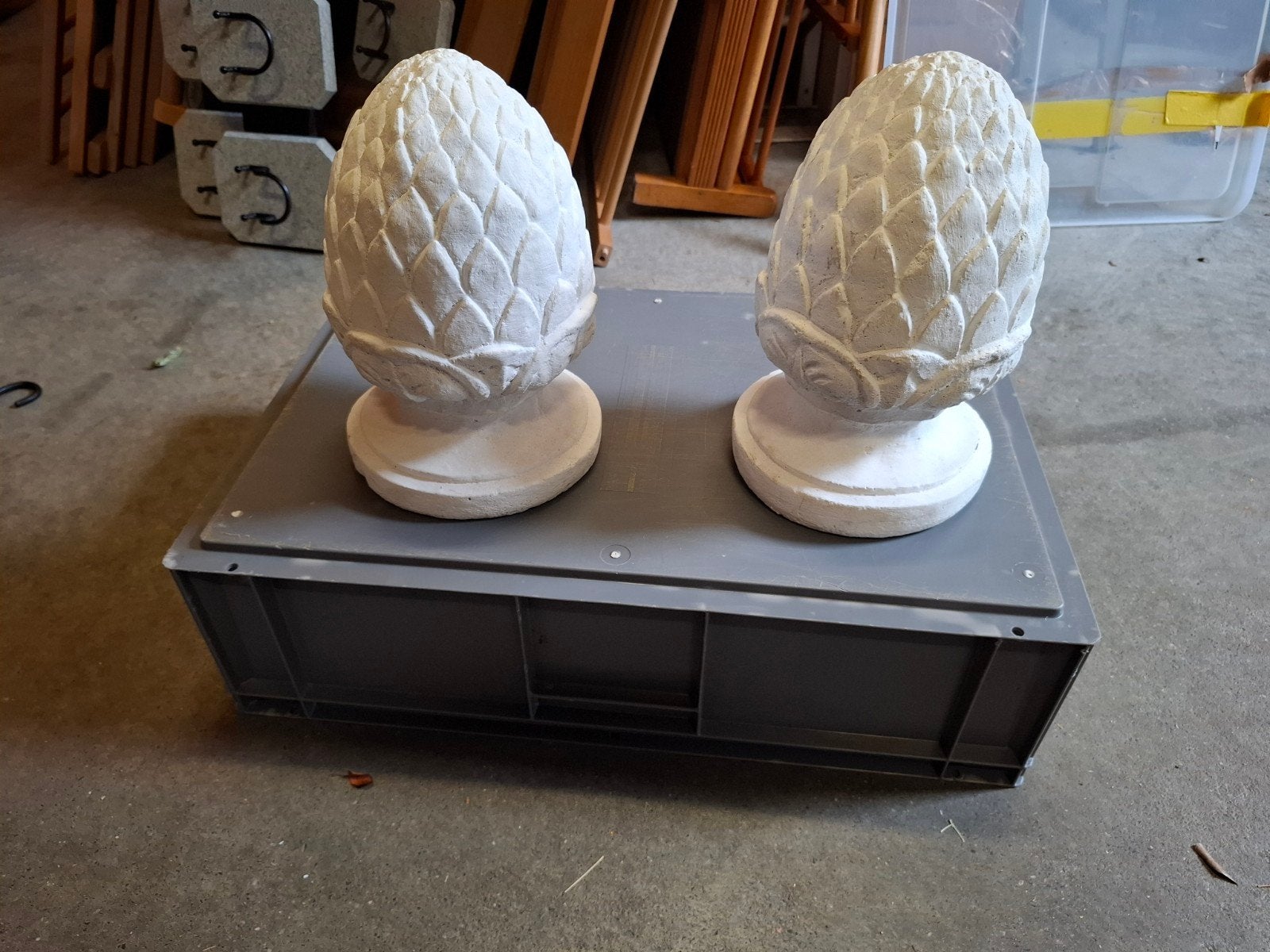 Te Koop set van 2 decoratieve stenen dennenappels, Tuin en Terras, Ophalen, Gebruikt, Steen, Overige typen