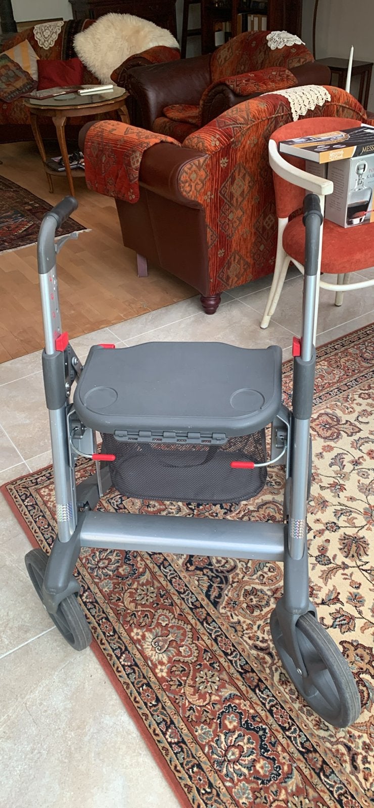 Rollator nauwelijks gebruikt, Ophalen, Lichtgewicht, Zo goed als nieuw