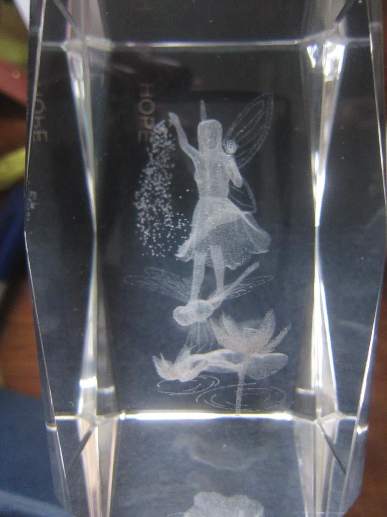 kristal glas laserblok met 3D afbeelding van engel elf fee, Verzamelen, Beelden en Beeldjes, Ophalen of Verzenden, Zo goed als nieuw