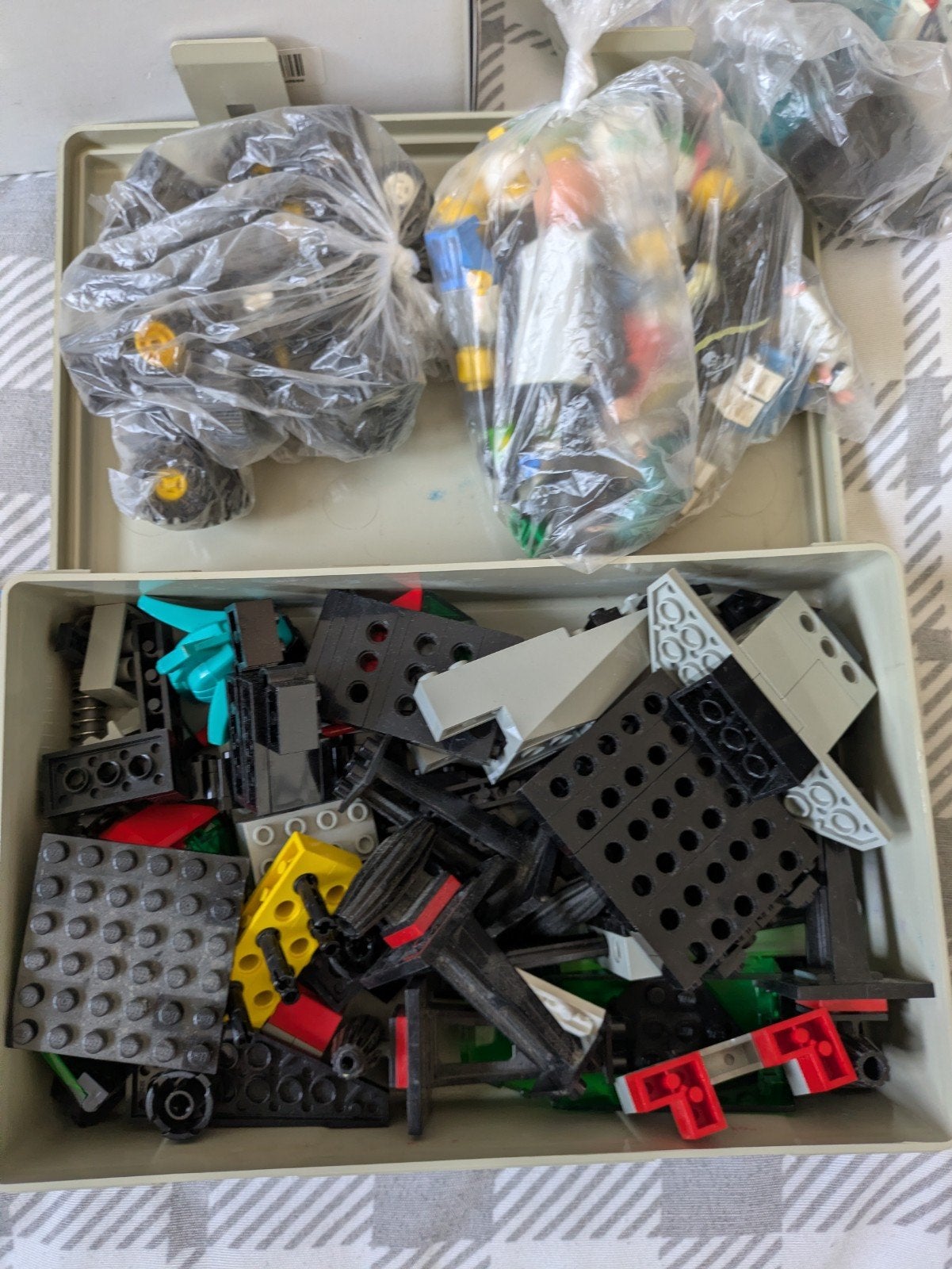 Grote partij LEGO Technic met handleidingen en opbergboxen