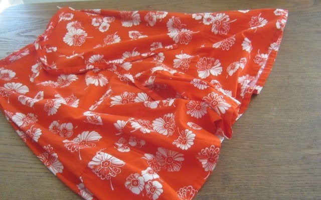 Linnen rok rood/wit mt  40, Maat 38/40 (M), Ophalen of Verzenden, Zo goed als nieuw, Knielengte