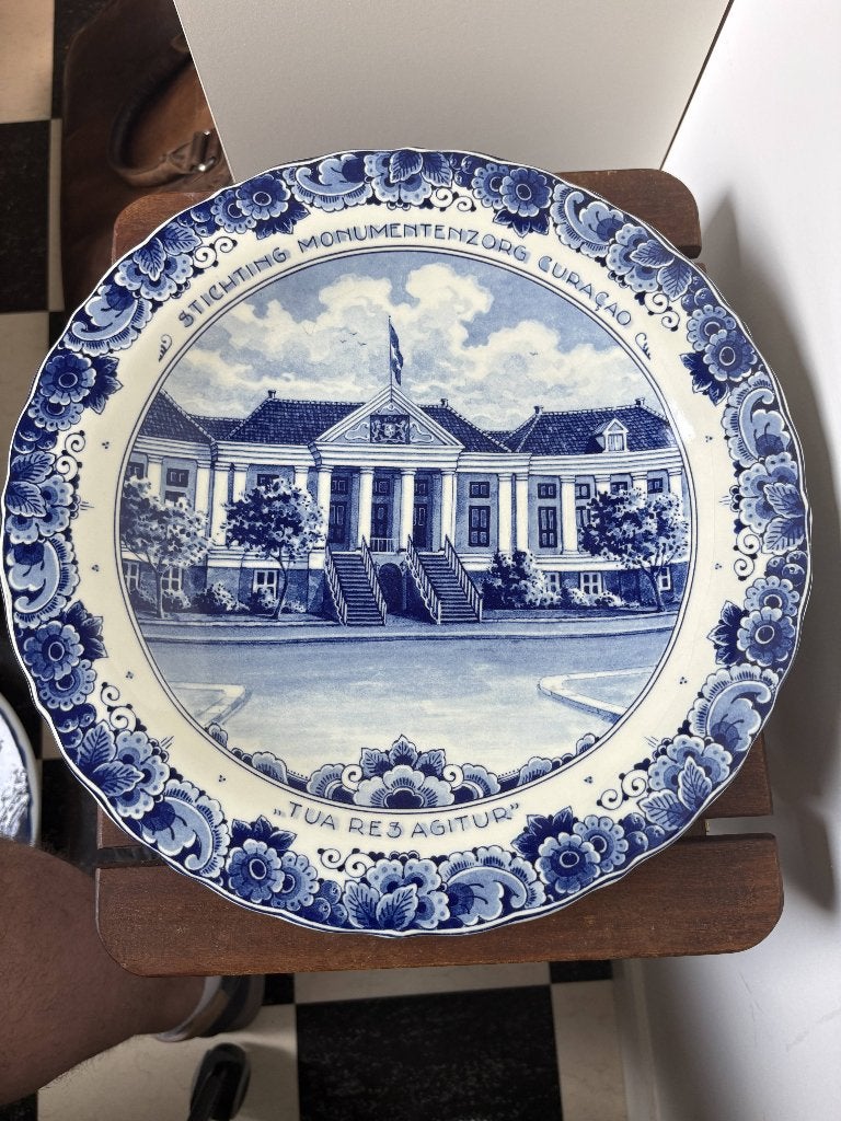 Delfts Blauw Gedenkbord Raadhuis van Curacao, Ophalen