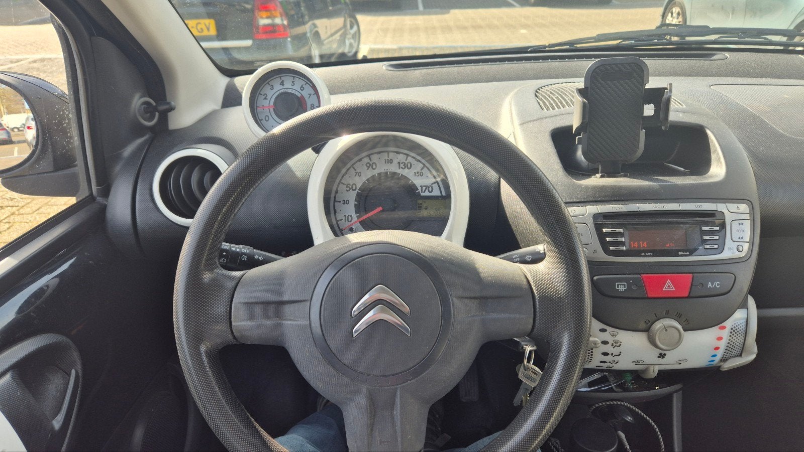 Citroën C1 1.0i 68PK 5D 2013 Zwart, Voorwielaandrijving, 4 stoelen, C1, Origineel Nederlands