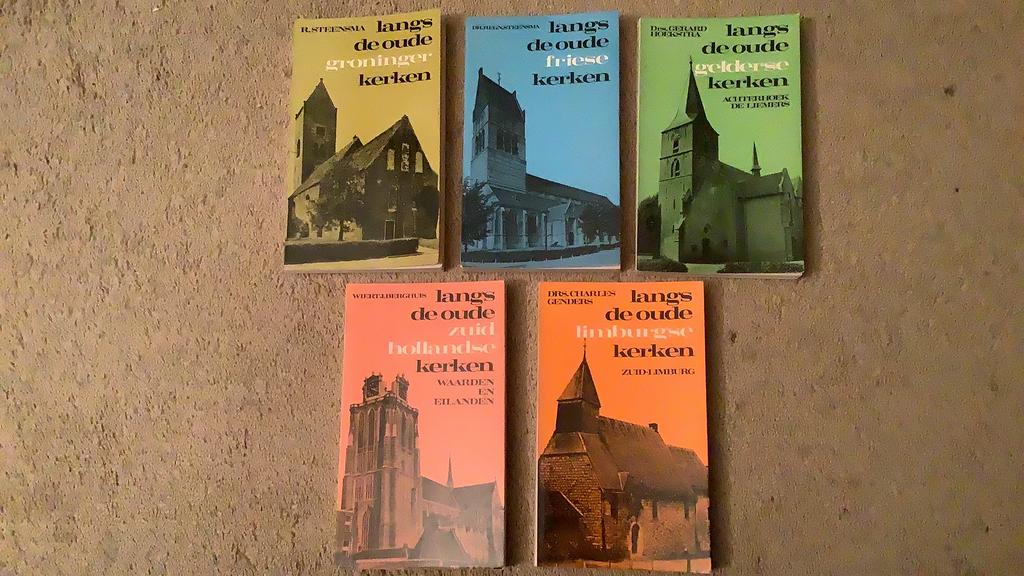Langs oude …..kerken: Groninger - Friese - Achterhoek -, Boeken, Reisgidsen, Ophalen of Verzenden, Zo goed als nieuw, Reisgids of -boek