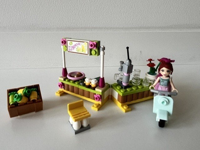 Lego Friends 41027 - Mia's Limonadekraam, Lego, Ophalen of Verzenden, Zo goed als nieuw, Complete set