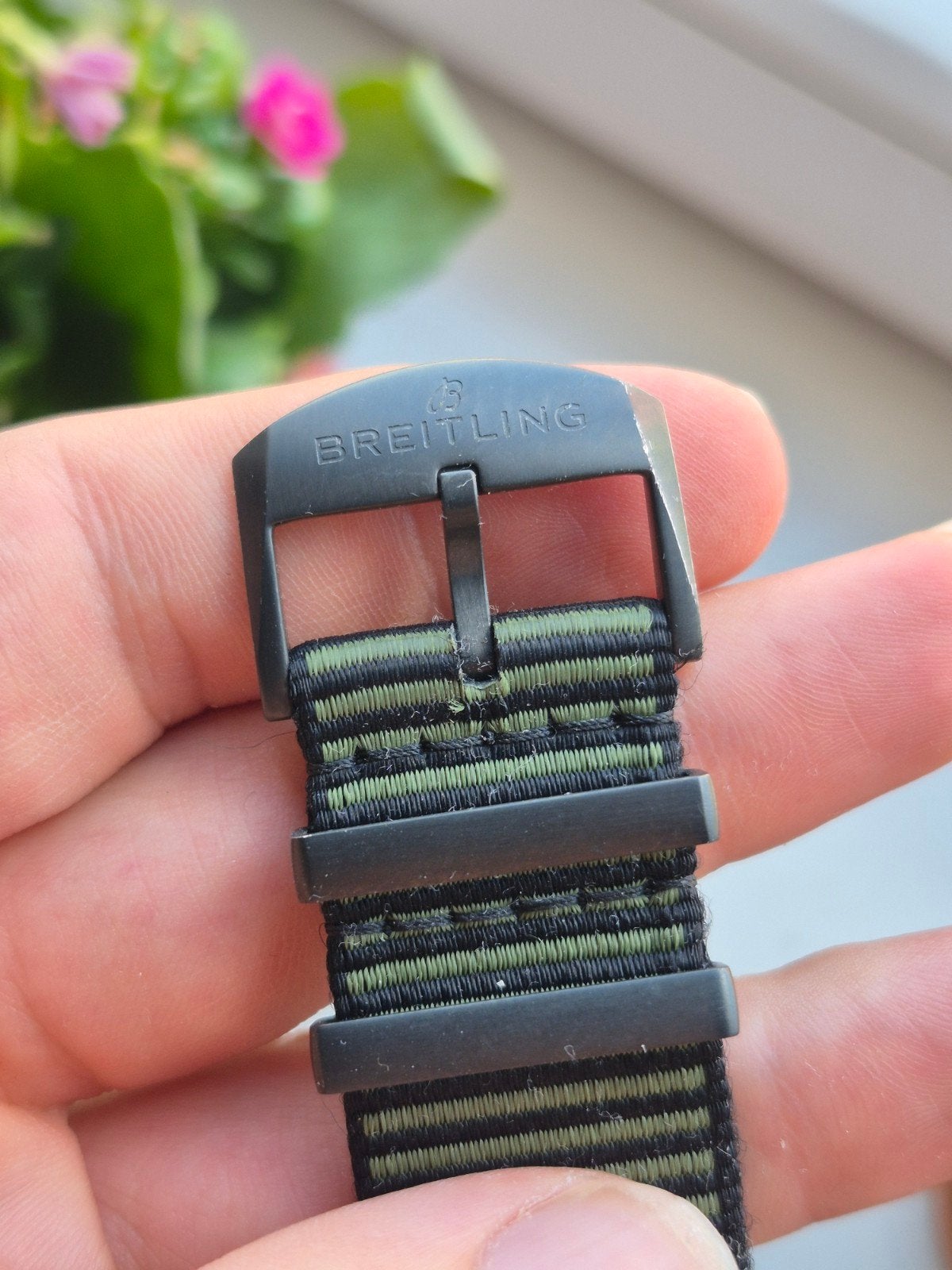 BREITLING x Outerknown Econyl NATO Strap Olive Black 22mm, Zwart, IOS, Breitling, Breitling