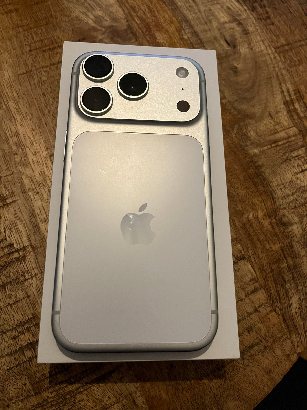 Zeer nette iphone 17 pro zilver 256GB