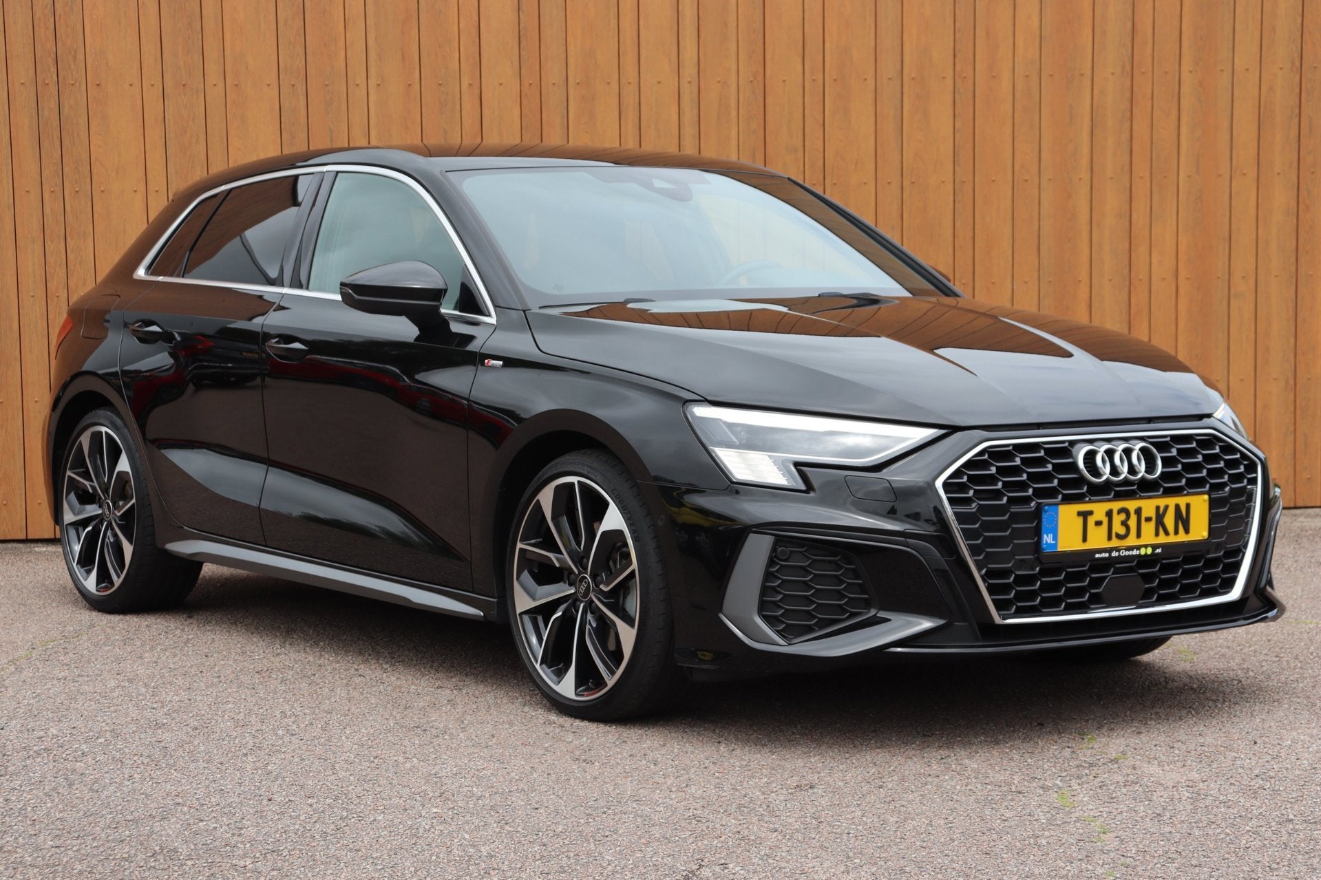 Audi A3 Sportback 35 TFSI S-Line orgNL h.leer+el+mem+vw matr, 12 maanden, 4 cilinders, Leder en Stof, Zwart